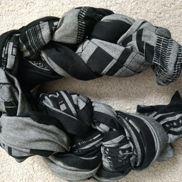 GORGEOUS NATIBABY "Windy City" Baby Wrap - Picture 3 of 3